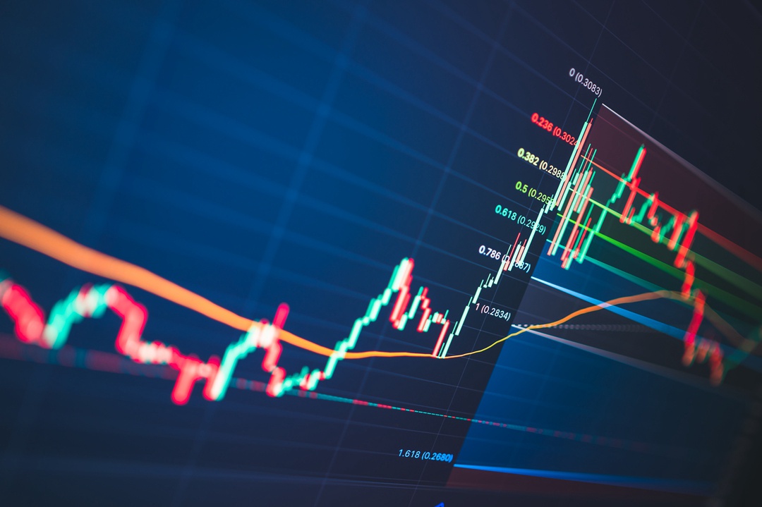 Decoding DeFi: How Quant Hedge Funds Navigate Algorithmic Trading Strategies